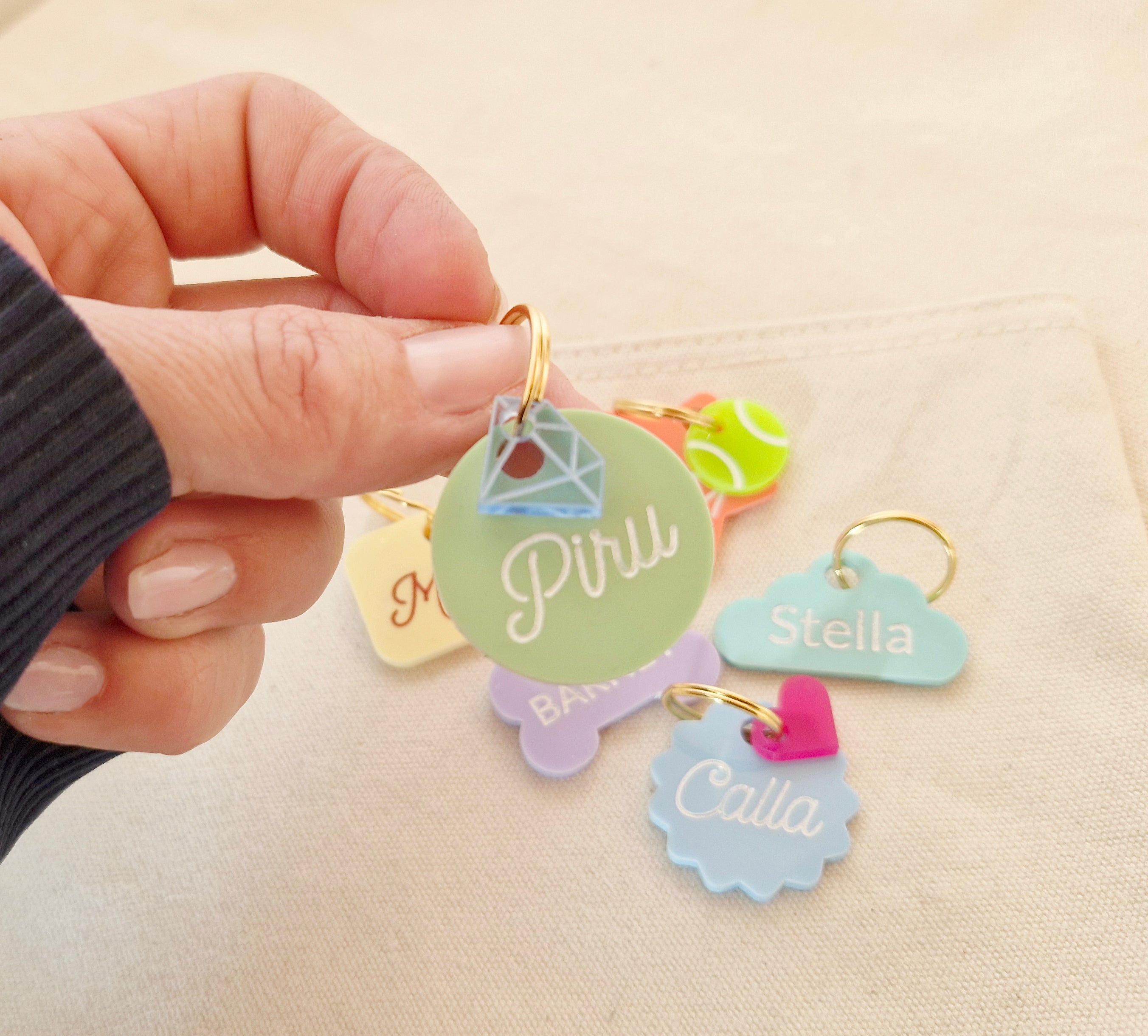 Personalisierte Acryl-Hundemarke - Shape